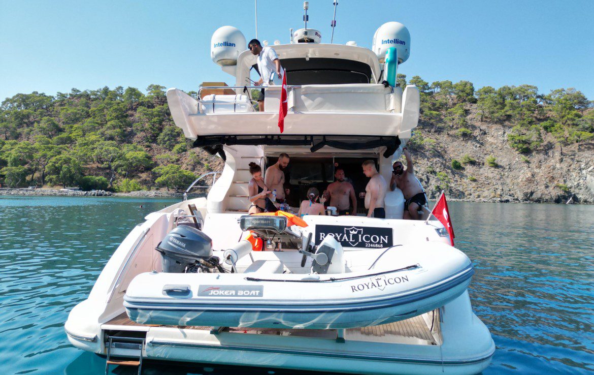 Kemer Yacht Rental 17m Azimut 50 Fly